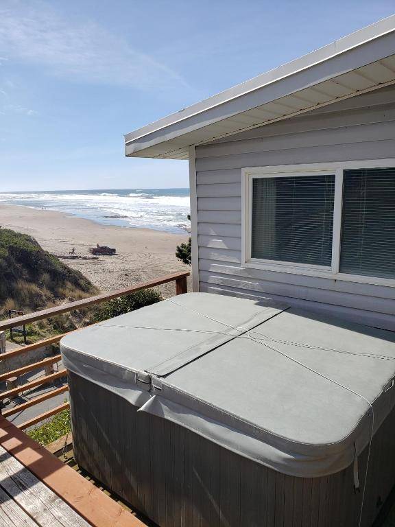 Seagull Beachfront Inn