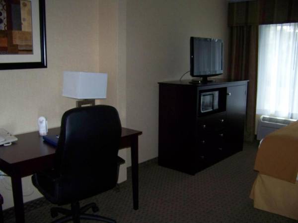 Workspace - Holiday Inn Express Hotel & Suites Portland - Jantzen Beach an IHG Hotel