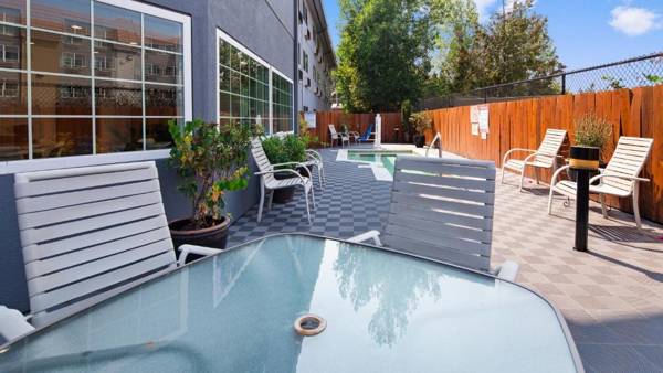 Best Western Inn at the Meadows