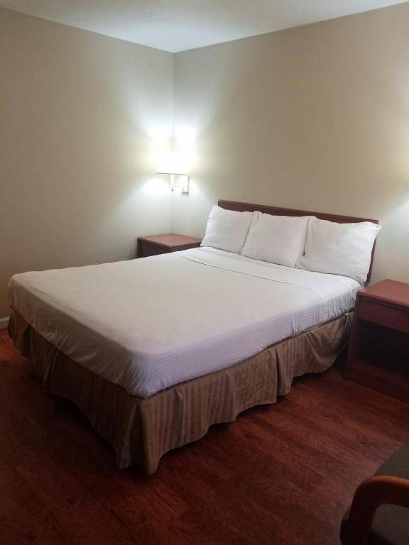 Howard Johnson by Wyndham Portland Airport
