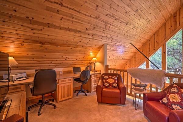 Workspace - Eagle Crest Retreat with Great WiFi and Resort Access!