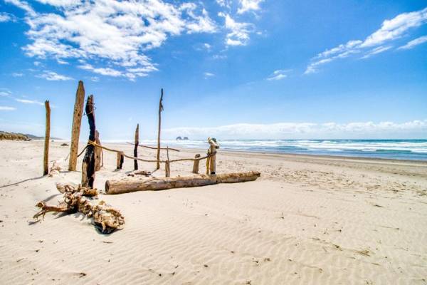 Captain Easy's Retreat