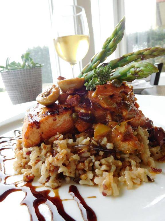 The Seaside Oceanfront Inn