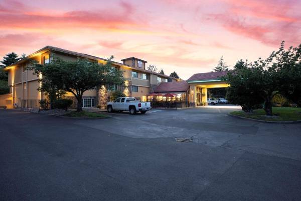 Best Western Plus Parkway Inn