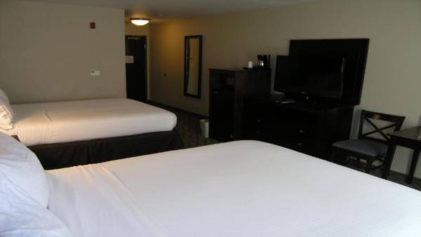 Holiday Inn Express & Suites Belle Vernon an IHG Hotel