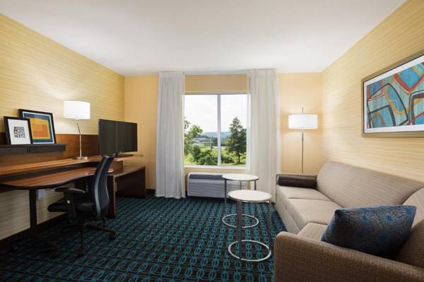 Workspace - Fairfield Inn & Suites by Marriott Belle Vernon