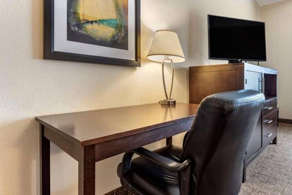 Workspace - Comfort Inn & Suites Butler