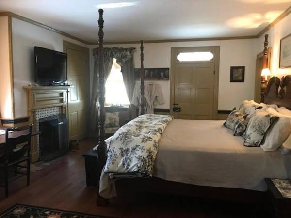 Fallen Tree Farm Bed and Breakfast