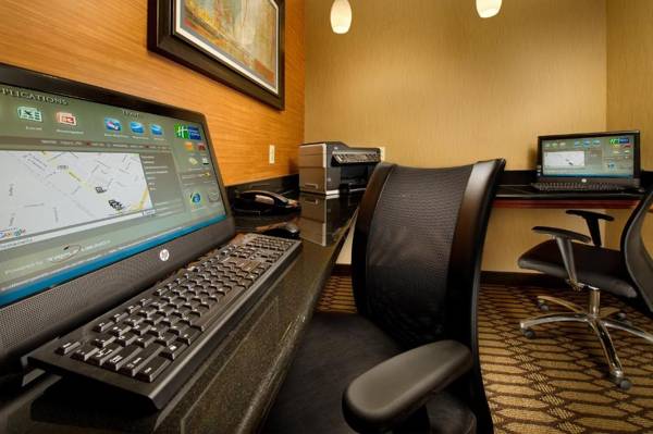 Workspace - Holiday Inn Express & Suites by IHG Chambersburg an IHG Hotel