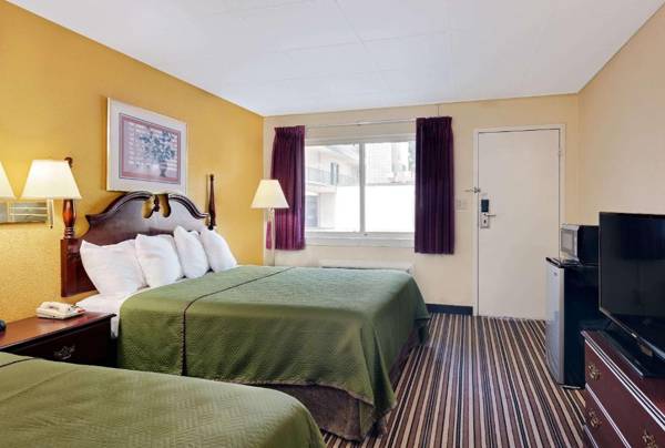 Travelodge by Wyndham Chambersburg