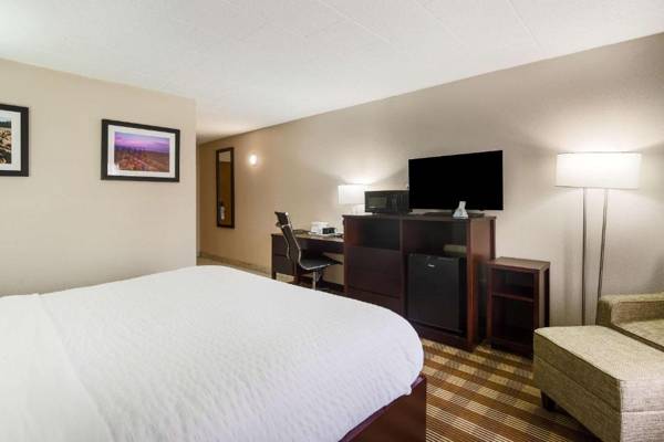 Clarion Inn & Suites Stroudsburg - Poconos
