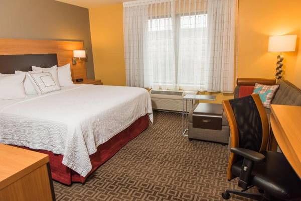 Workspace - TownePlace Suites by Marriott Erie