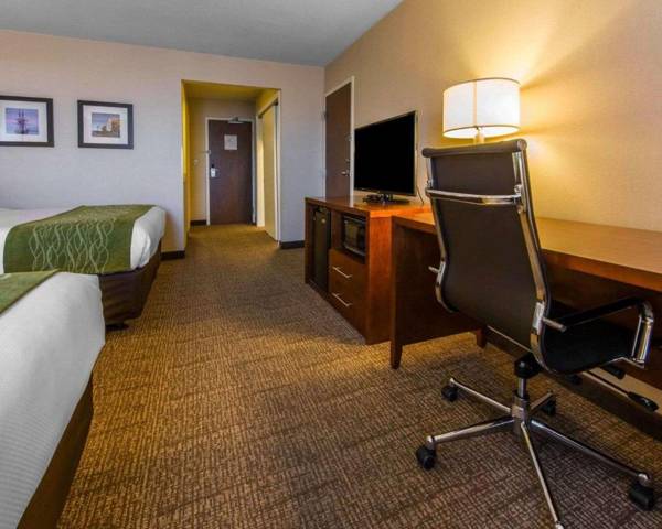 Workspace - Comfort Inn & Suites Erie