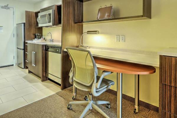 Workspace - Home2 Suites by Hilton Erie