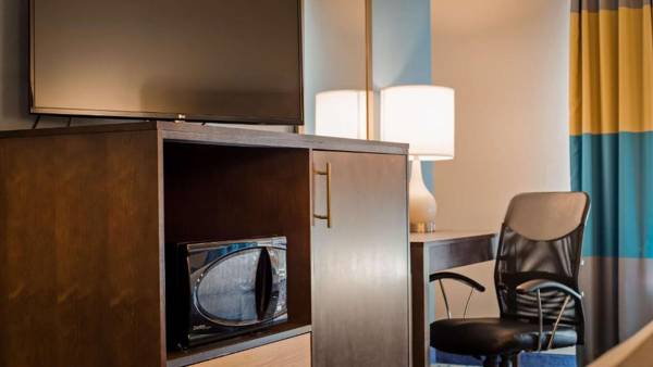 Workspace - Best Western Plus Erie Inn & Suites