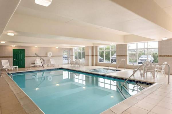 Country Inn & Suites by Radisson Harrisburg - Hershey-West PA