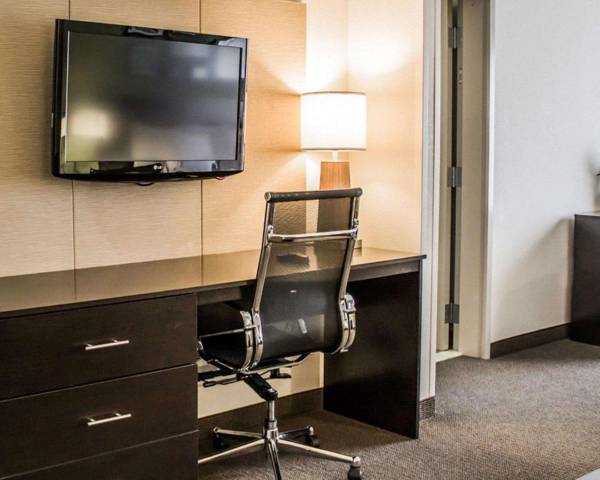 Workspace - Sleep Inn & Suites Harrisburg -Eisenhower Boulevard