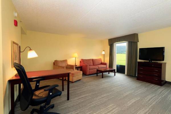 Workspace - Hampton Inn and Suites of Lamar