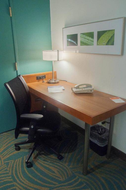 Workspace - SpringHill Suites Pittsburgh Monroeville