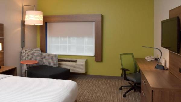 Workspace - Holiday Inn Express Mount Pleasant- Scottdale an IHG Hotel