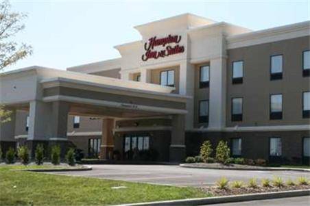 Hampton Inn & Suites New Castle PA