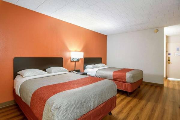 Motel 6-New Stanton PA