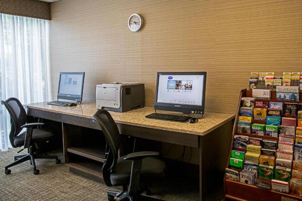 Workspace - Hampton Inn Philadelphia-Airport