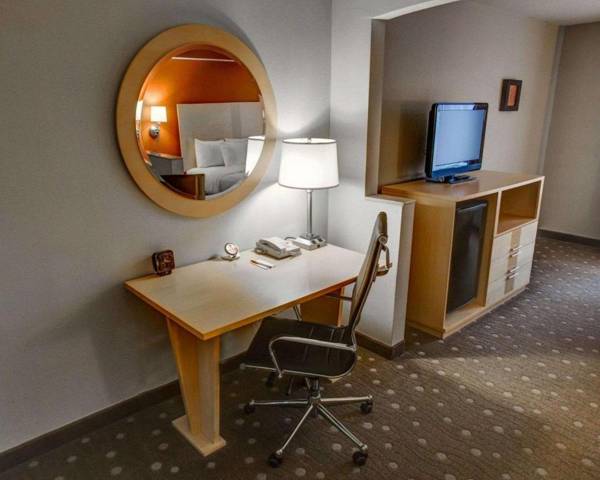 Workspace - Comfort Suites Coraopolis