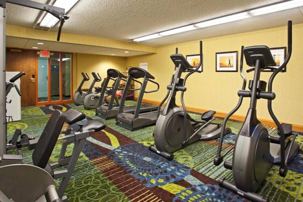 Holiday Inn Express Hotel & Suites Pittsburgh Airport an IHG Hotel