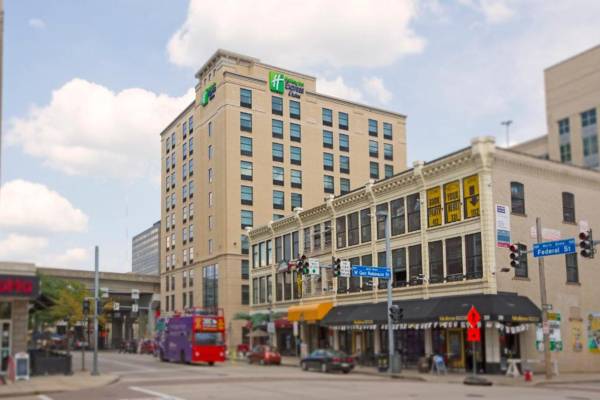 Holiday Inn Express & Suites Pittsburgh North Shore an IHG Hotel