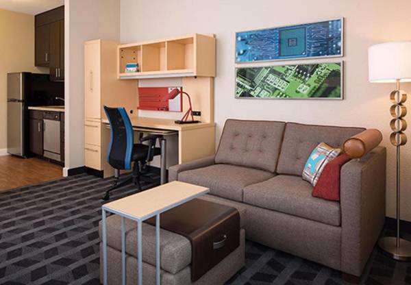 Workspace - TownePlace Suites by Marriott Pittsburgh Harmarville