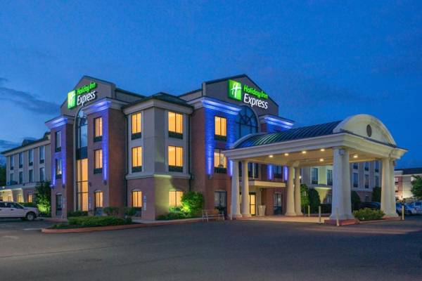 Holiday Inn Express and Suites - Quakertown an IHG Hotel