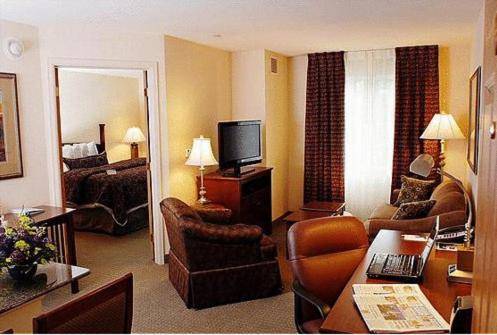 Staybridge Suites - Philadelphia Valley Forge 422 an IHG Hotel