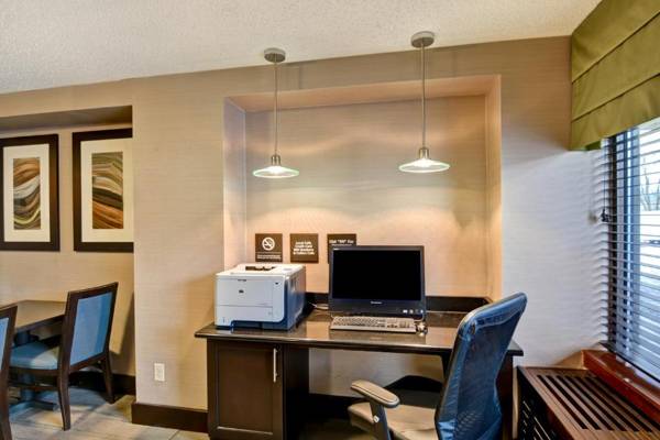 Workspace - Hampton Inn State College