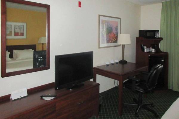 Workspace - Quality Inn & Suites Uniontown