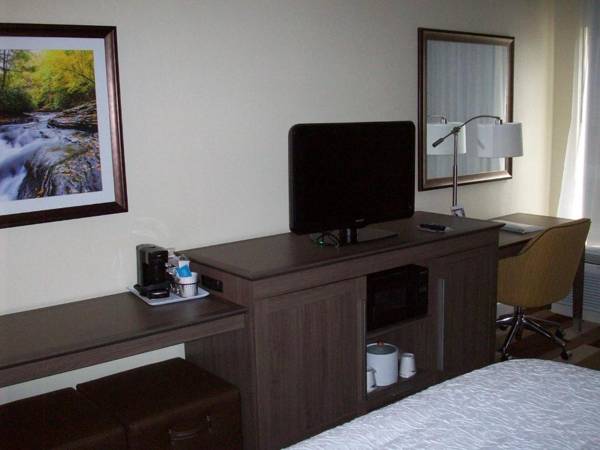 Workspace - Hampton Inn Uniontown