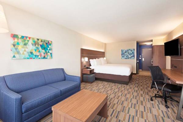 Workspace - Holiday Inn Express & Suites Uniontown an IHG Hotel