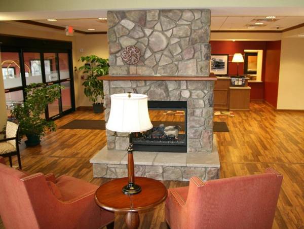 Hampton Inn & Suites Warren
