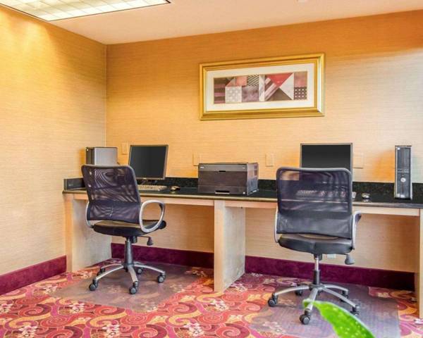 Workspace - Comfort Inn & Suites York