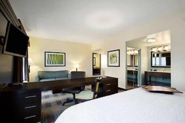 Workspace - Hampton Inn & Suites York South