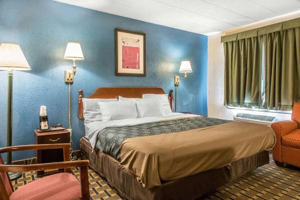 Econo Lodge Cranston - Providence