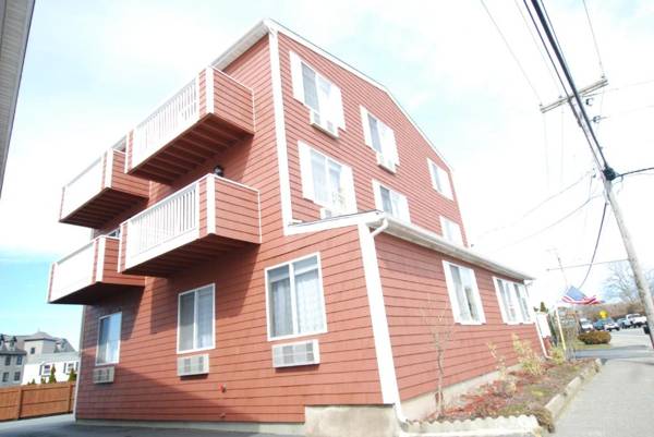 Rhea's Inn by the Sea