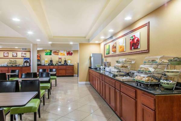 Quality Inn and Suites Newport - Middletown