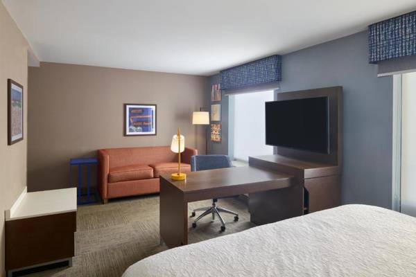 Hampton Inn & Suites Providence / Smithfield