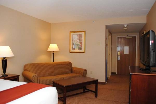 Holiday Inn Express Hotel & Suites Providence-Woonsocket an IHG Hotel