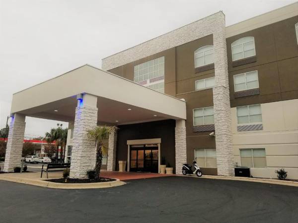 Holiday Inn Express Columbia - Two Notch an IHG Hotel