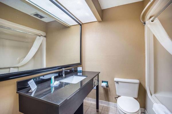 Quality Inn and Suites Ft Jackson Maingate