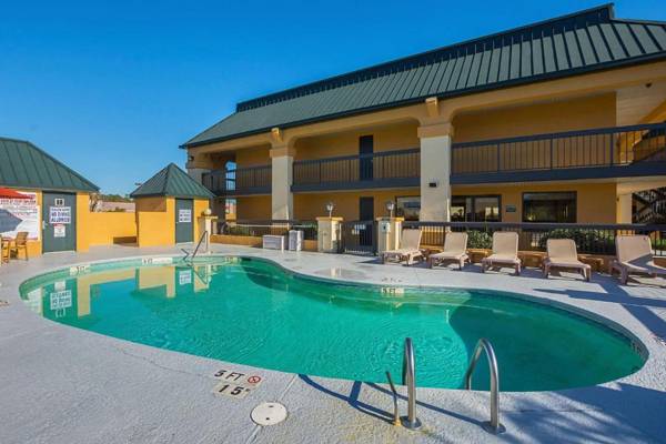 Quality Inn & Suites Civic Center