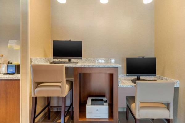 Comfort Inn & Suites