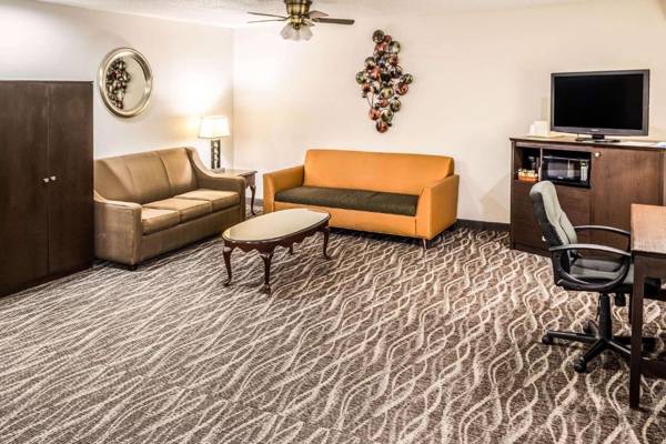 Workspace - Comfort Inn Downtown Charleston